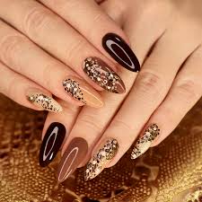 nails